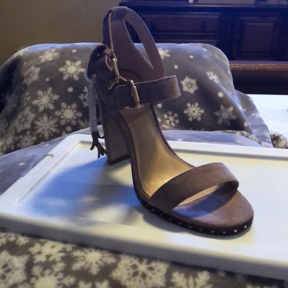 Shoes - Picture 2 of 2